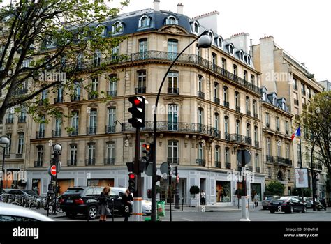 avenue montaigne paris